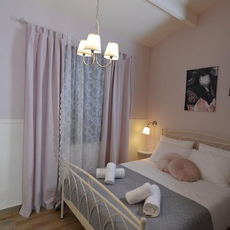 Olympia'S Apartments Артемида Екстериор снимка