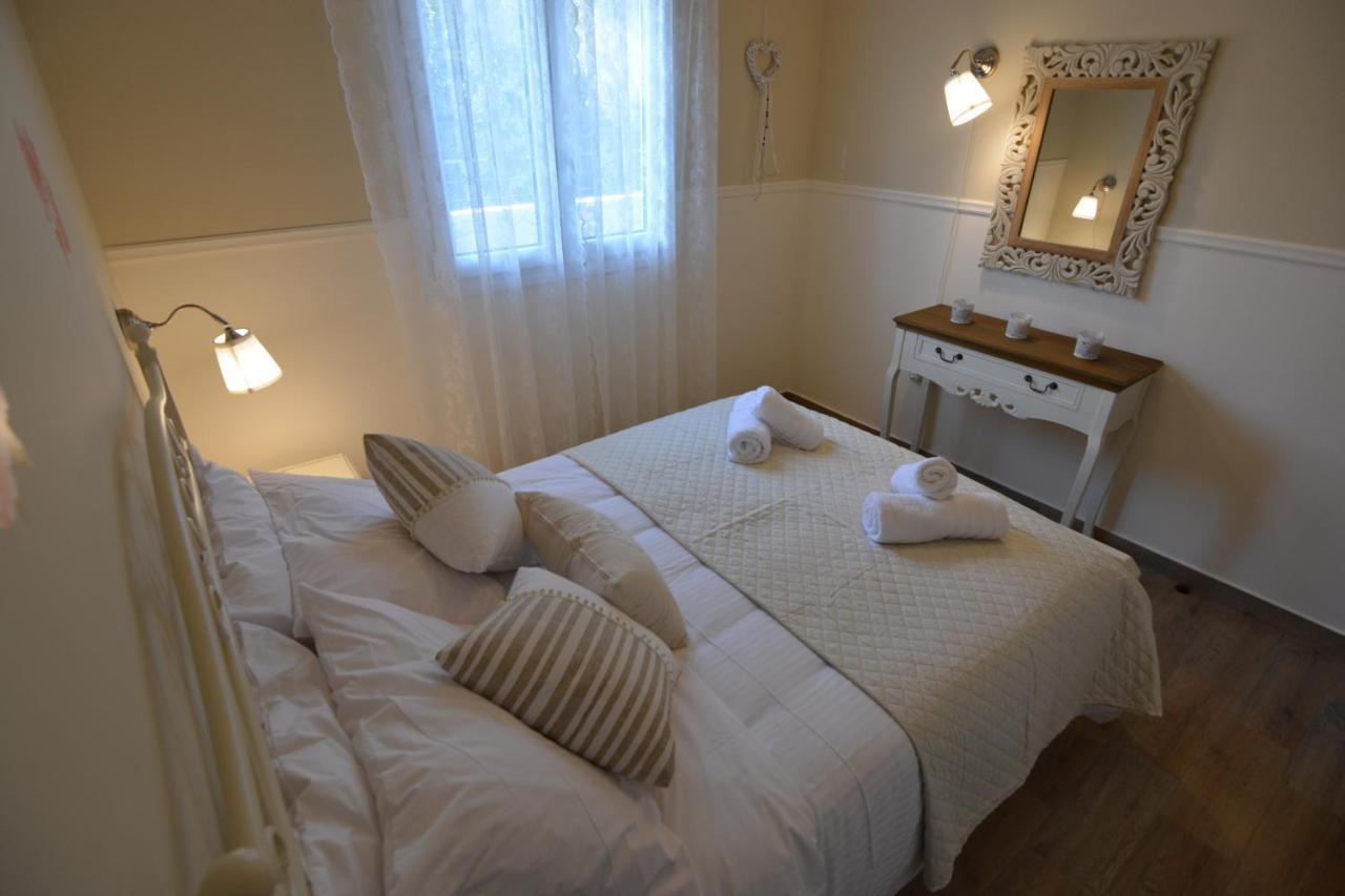 Olympia'S Apartments Артемида Екстериор снимка