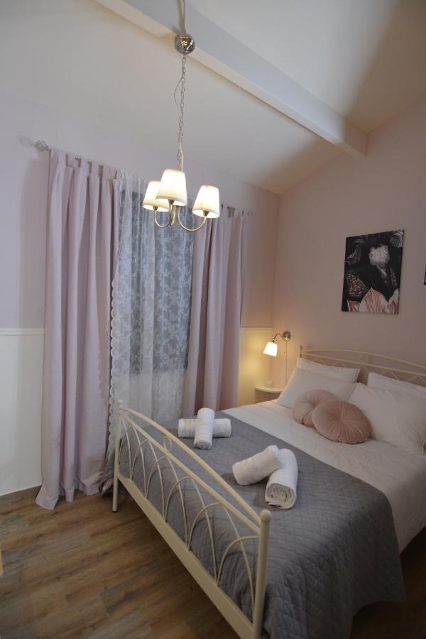 Olympia'S Apartments Артемида Екстериор снимка