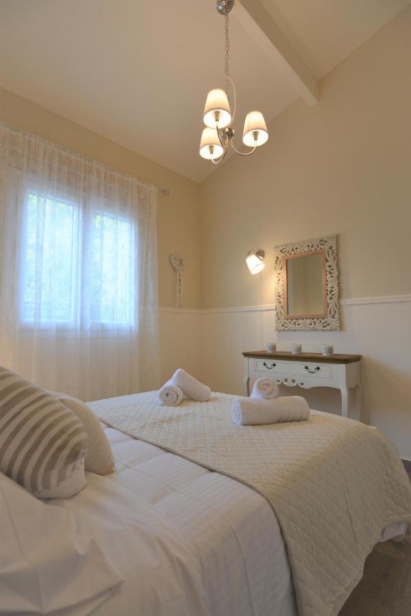 Olympia'S Apartments Артемида Екстериор снимка