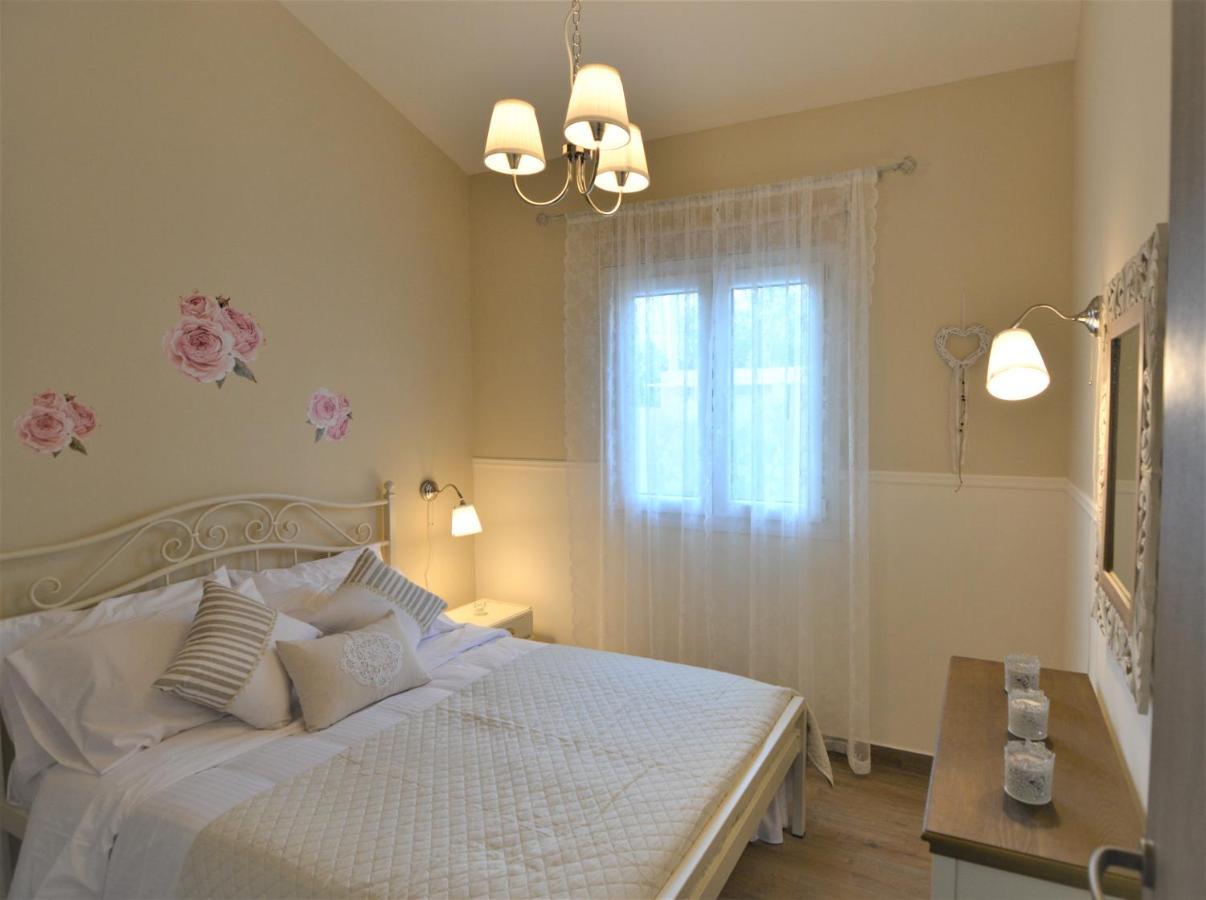 Olympia'S Apartments Артемида Екстериор снимка